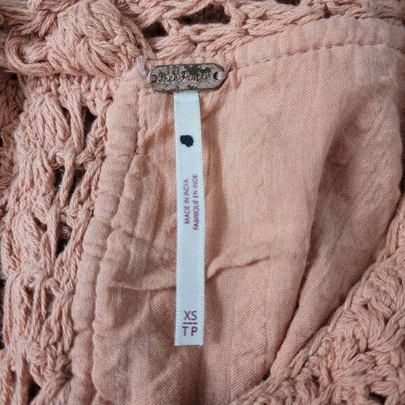 Free People Megan Crochet Open Knit Peplum Puff Sleeve Top Sz XS Coral Sands - Picture 4 of 7